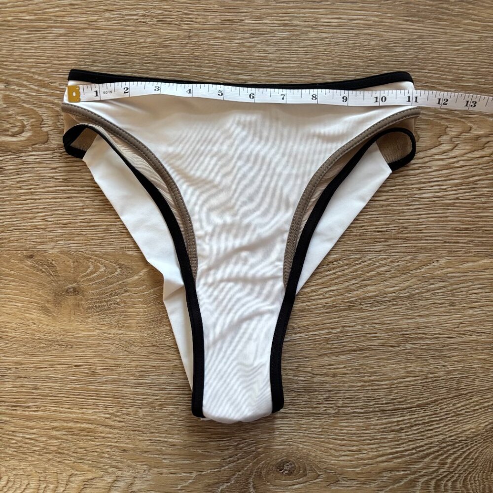 EUC Milakrasna set - White, Size Medium - Picture 6 of 7